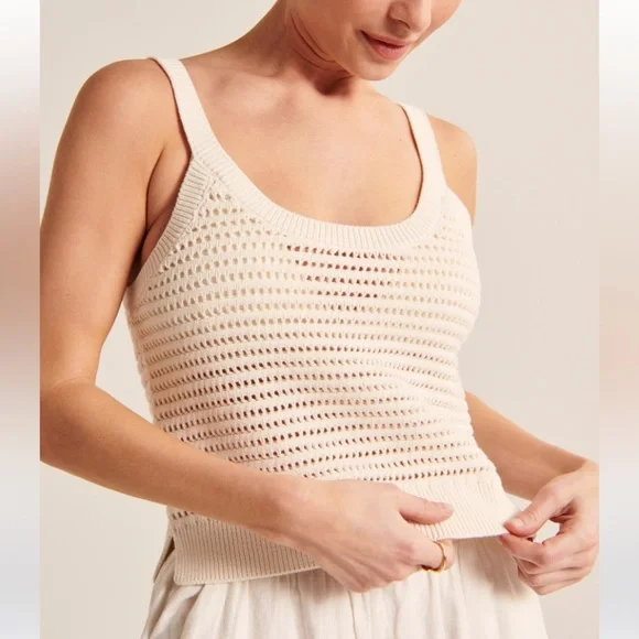 Abercrombie Crochet Scoopneck SIZE M - Picture 1 of 9